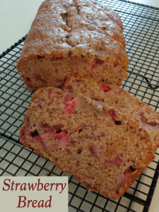 Super Easy Strawberry Bread and other strawberry recipes at idyllicpursuit.com