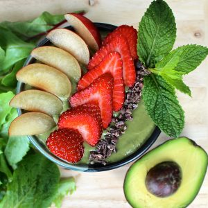 Avocado Spinach Smoothie Bowl and other recipes at www.idyllicpursuit.com