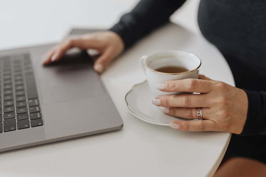how to master the solopreneur life