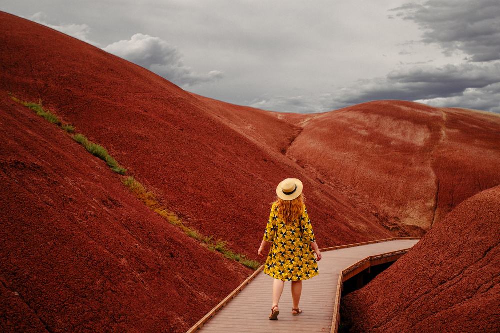 The top 10 places to visit in the West Coast | Lake Tahoe | Mountains of Alaska | Multnomah Falls | Hawk Hill in Marin County Golden Gate Bridge | Painted Hills Oregon | Redwood National Park | Big Sur | Whidbey Island | Yosemite National Park | Sonoma | wine country | Idyllic Pursuit