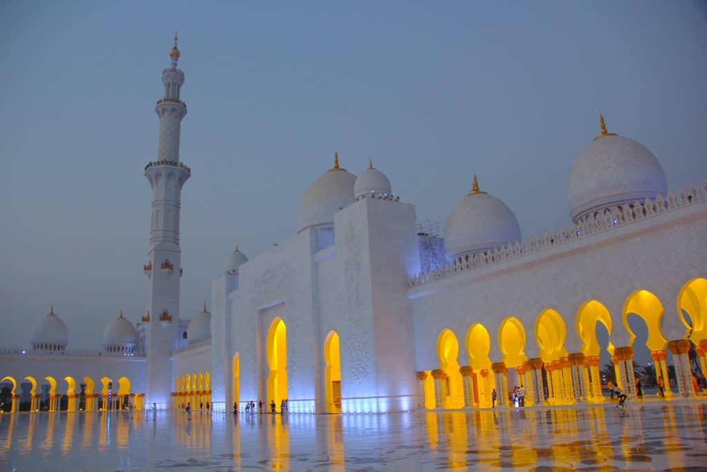 20 photos to inspire you to visit Abu Dhabi - Sheikh Zayed Grand Mosque at night