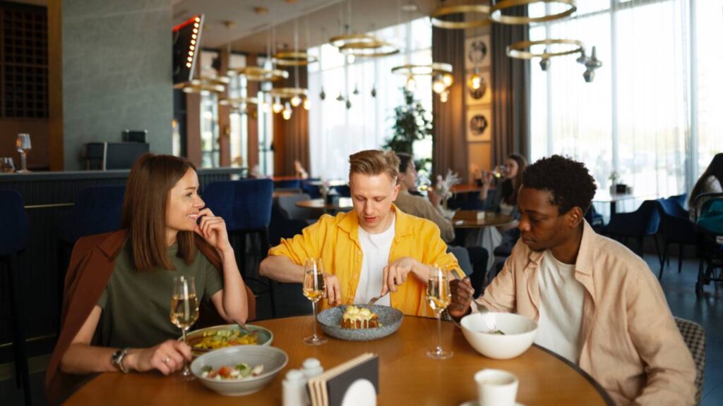 Peoples at cafe