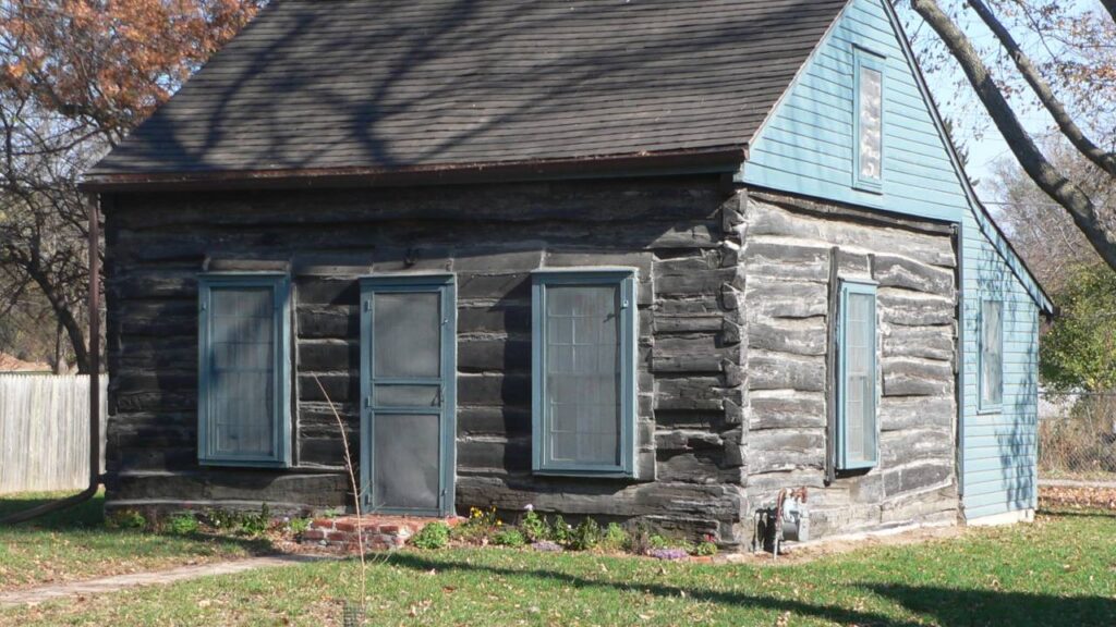 Log Cabin House at Bellevue – Nebraska
