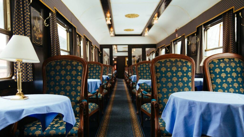 Elegant train dining