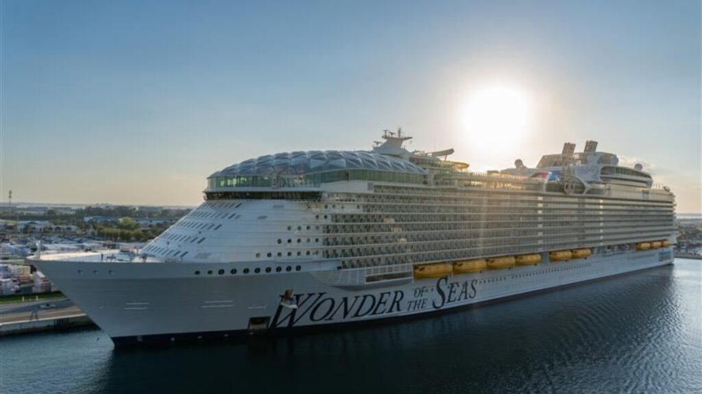 Port Canaveral, Florida -2023: Wonder of the Seas cruise ship, flagship of Royal Caribbean International (RCL). Oasis class of cruise ship, largest cruise ship in the word.