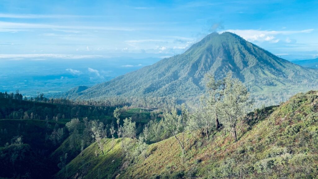  Ternate, Indonesia: Clove-Scented Slopes of Gamalama