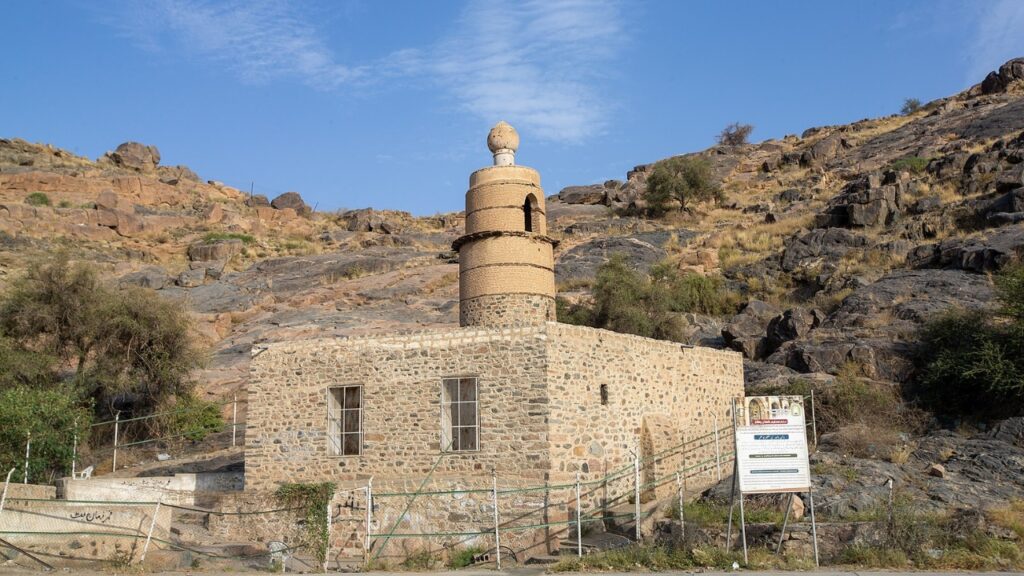 Masjid Al-Qantarah, abandoned and partially ruined