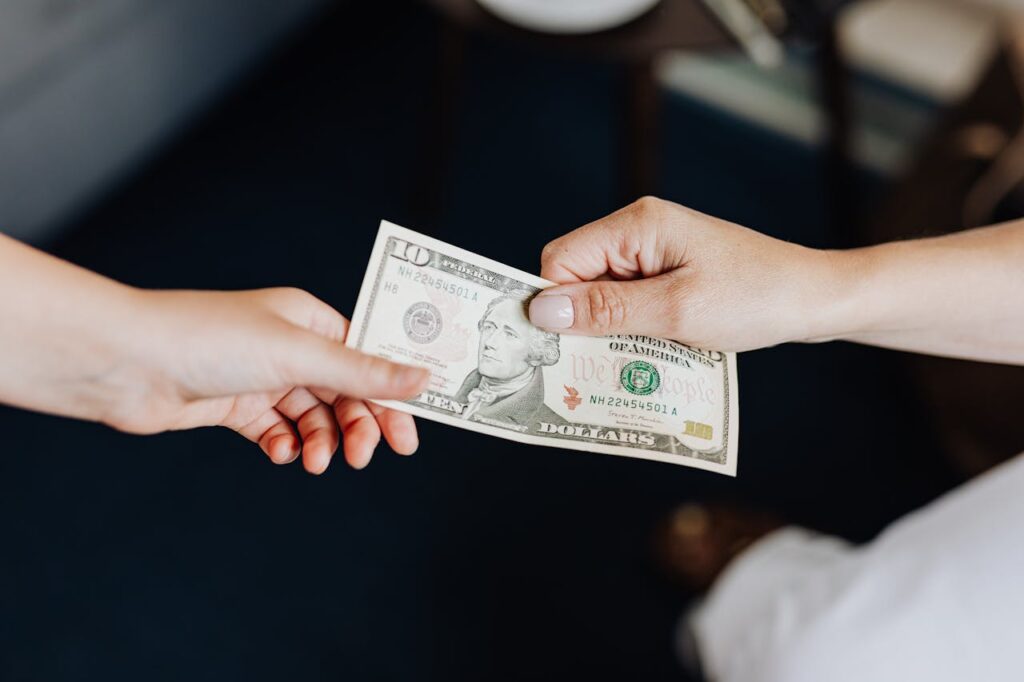 Paying without tipping
