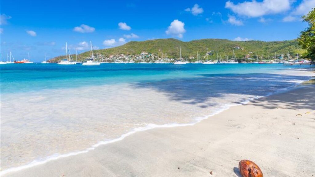 Beach at Port Elizabeth, Admiralty Bay, Bequia, The Grenadines, St. Vincent and the Grenadines, Windward Islands, West Indies, Caribbean, Central America