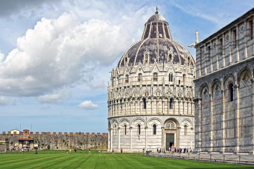 Pisa Piazza dei Miracoli baptistery