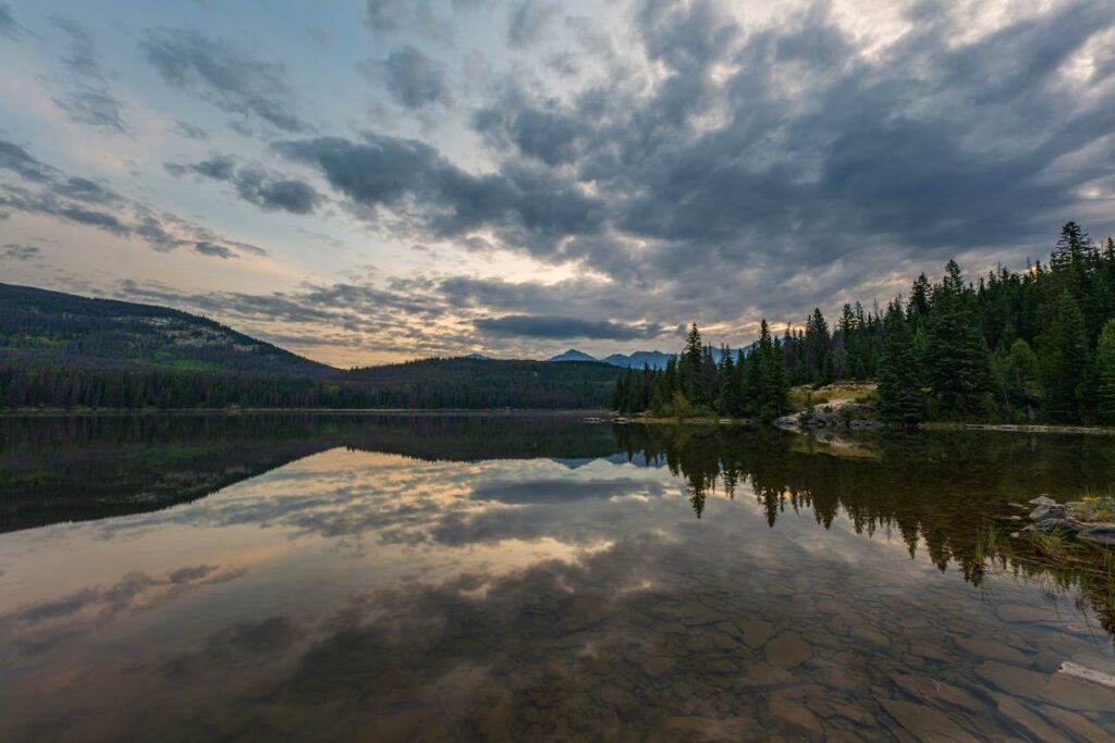 Pyramid Lake, Canada 