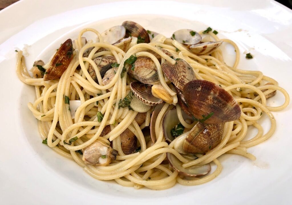 spaghetti alle vongole Seafood