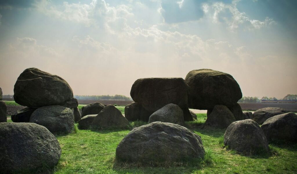 Sacsayhuamán, Peru massive Inca stone walls built with precisely cut boulders, showcasing advanced ancient engineering.