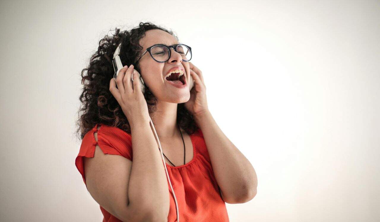 Curated visual reference: Why Is My Canary Singing Off Key Reference: Singing Loud And Off Key Jpg