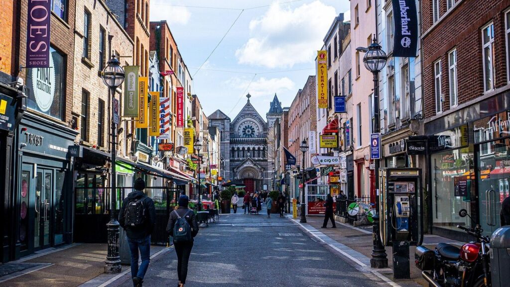  English in Dublin, Ireland