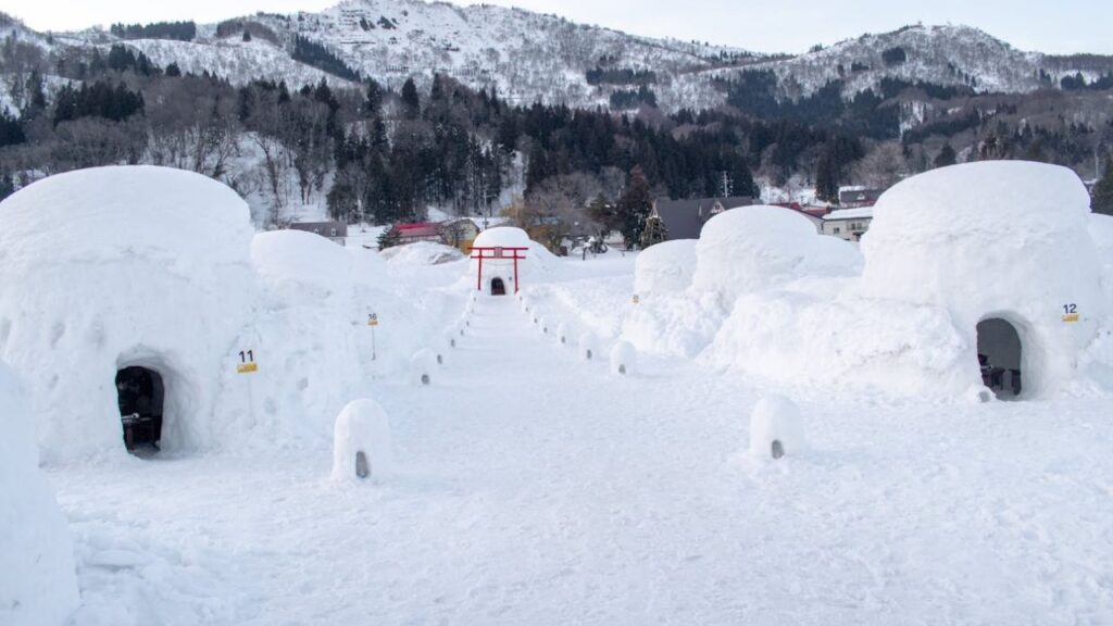 Nordkette igloo ice sculptures

