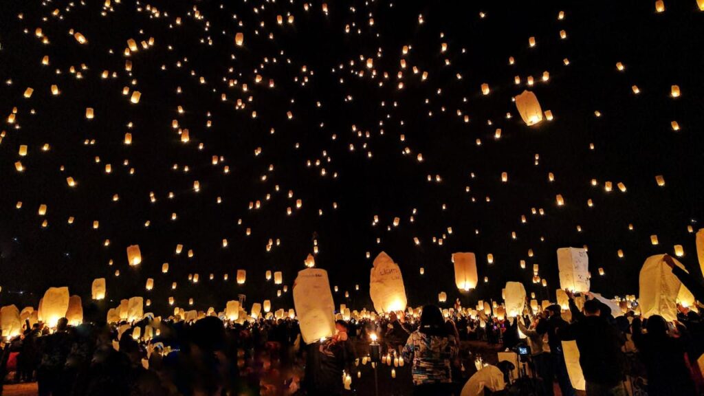 Chiang Mai lantern festival Yi Peng sky lanterns