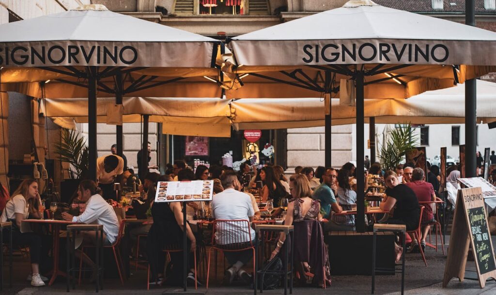 leisurely dining Italy