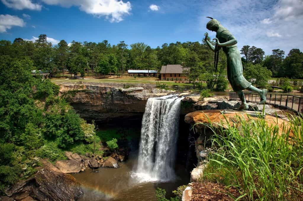Alabama: Noccalula Falls, Lookout Mountain