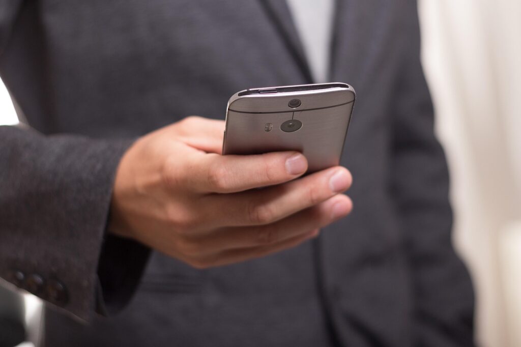 Airline app flight status notification smartphone