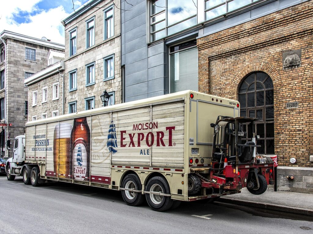 US Canada border trade trucks