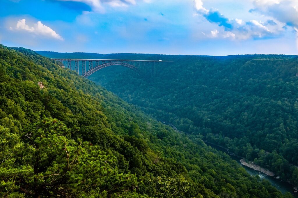 Amtrak Cardinal train New River Gorge scenery
