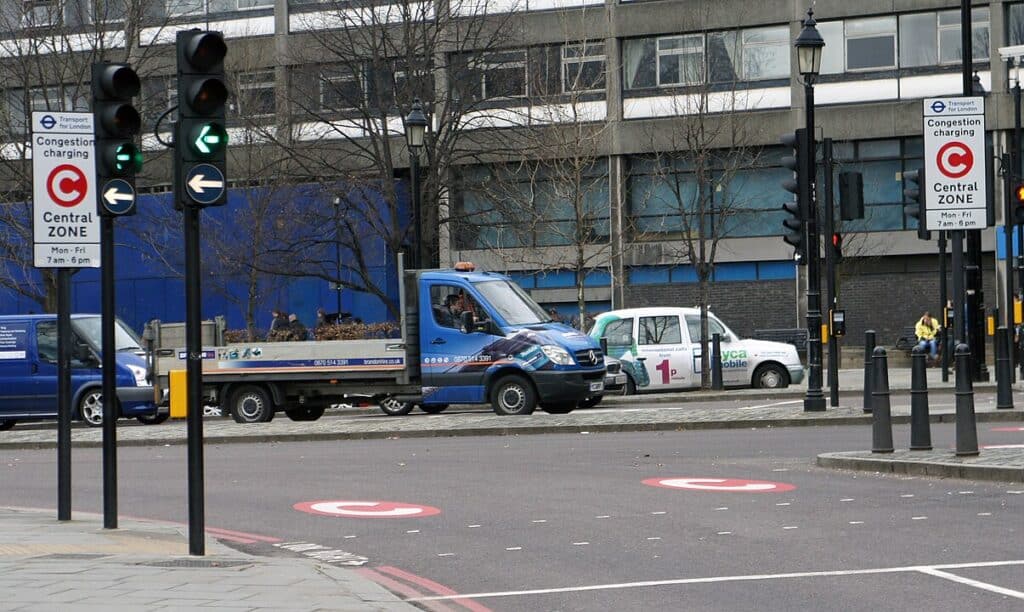 Congestion Charge and ULEZ London road signs