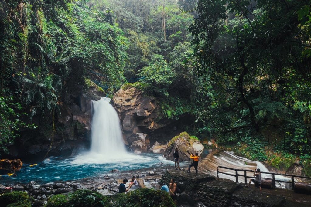 Go With Experienced Hikers