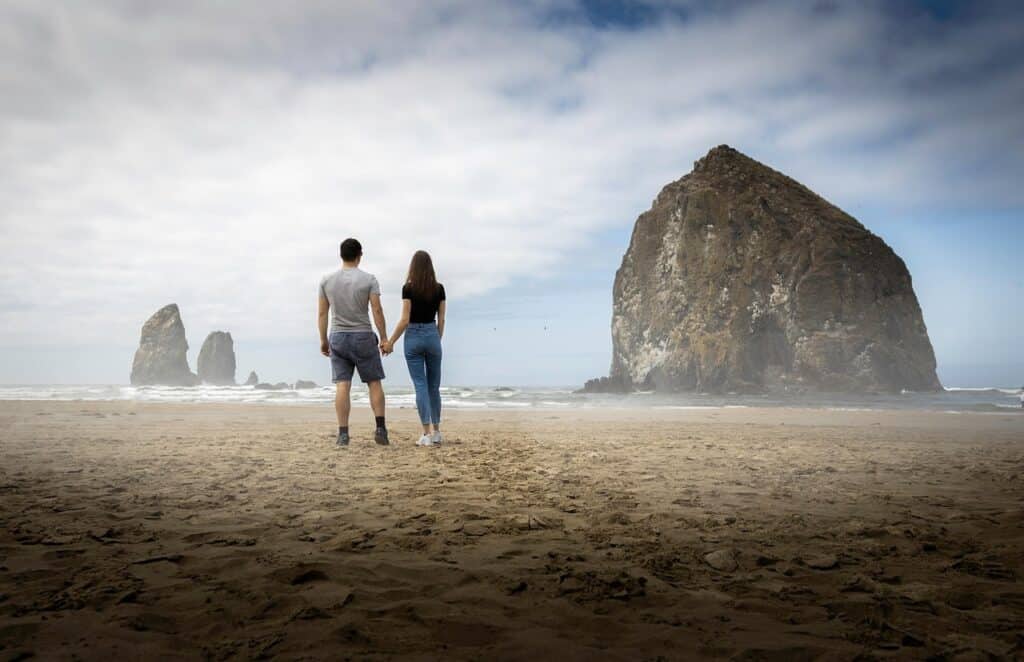 Couple, Oregon, Cannon beach image.