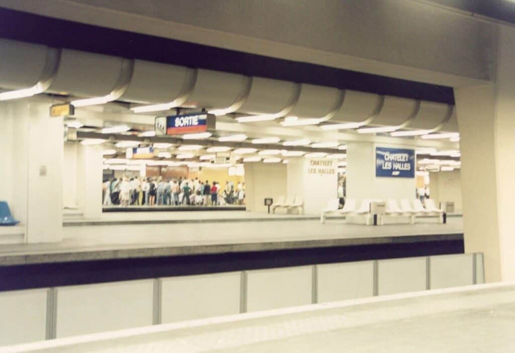 Châtelet-les-Halles,_quais_du_RER,_dans_les_années_