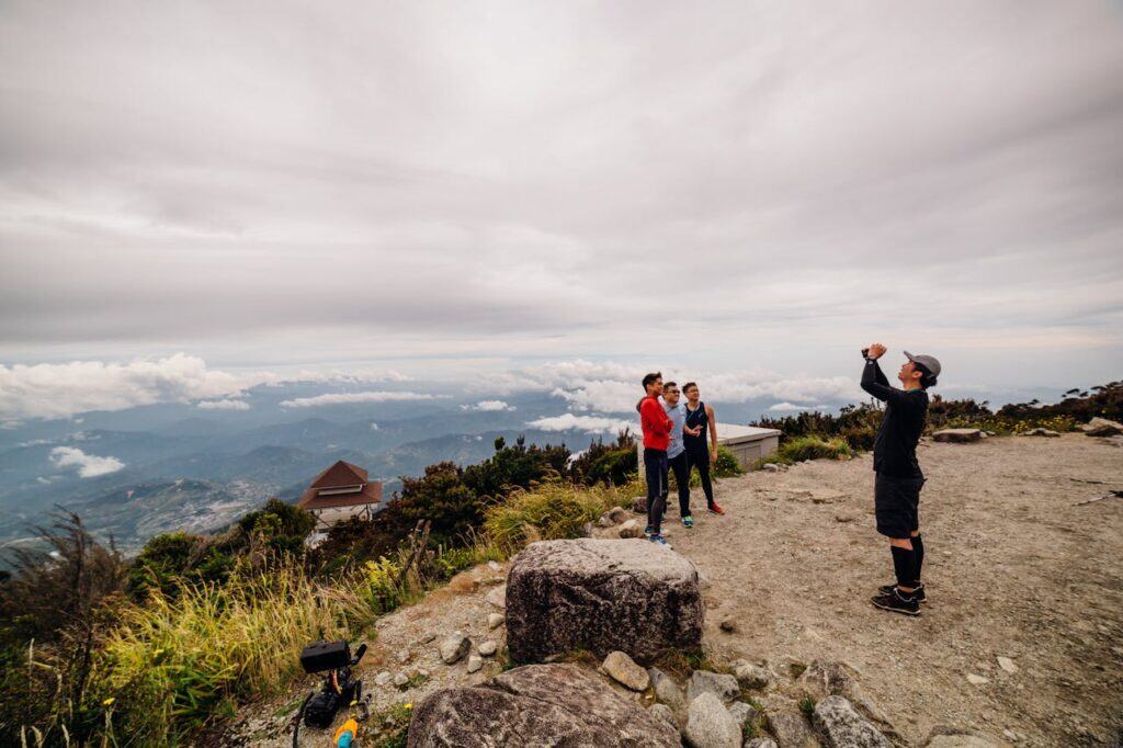 Free natural viewpoint away from the crowd