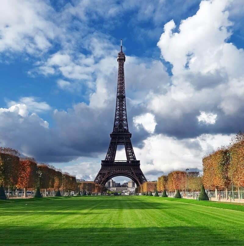 7 Safest and Least Safe Neighborhoods for Travelers in Paris