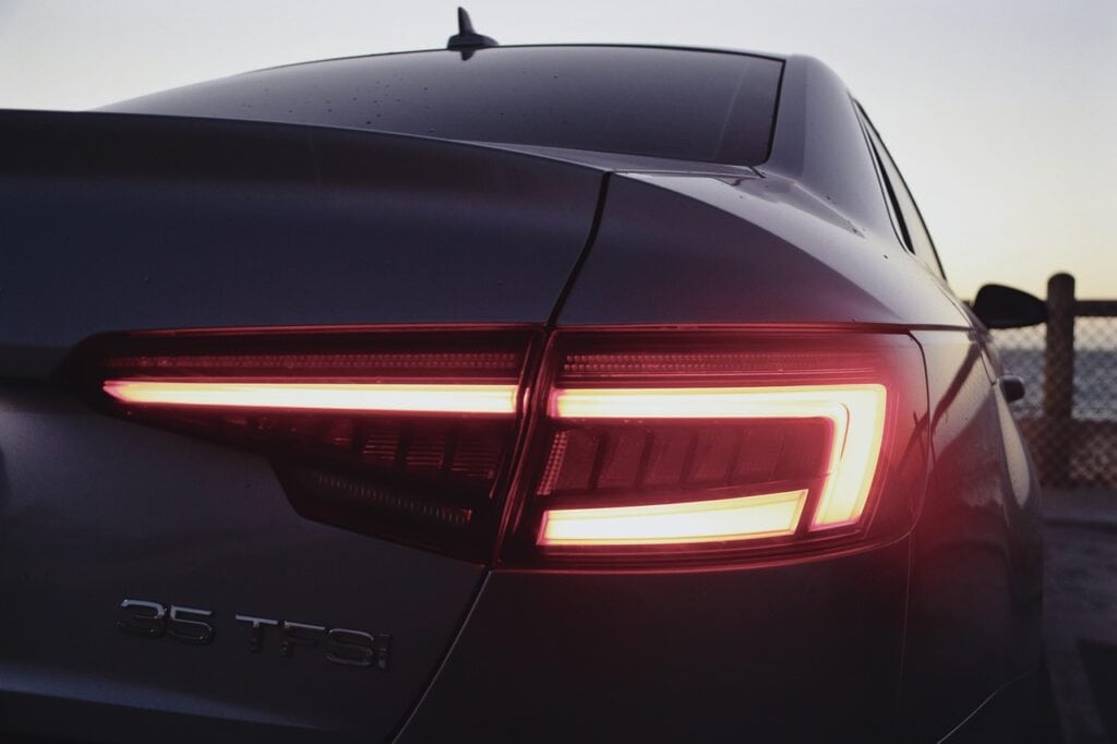 a car’s blinker light turned on