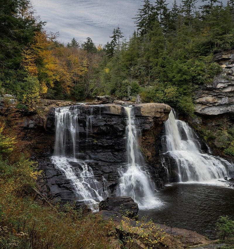 12 Tallest Waterfalls In The United States You Can Hike To