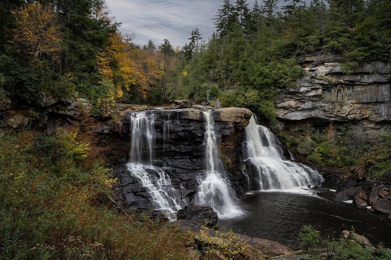12 Tallest Waterfalls In The United States You Can Hike To