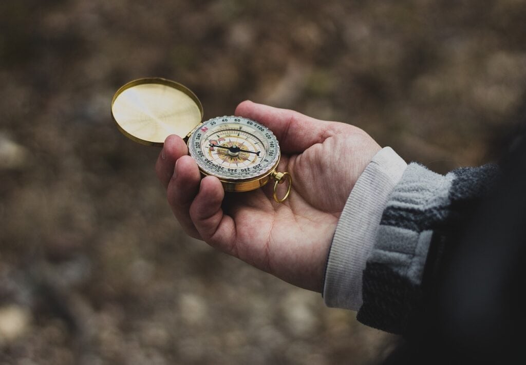 Navigation compass