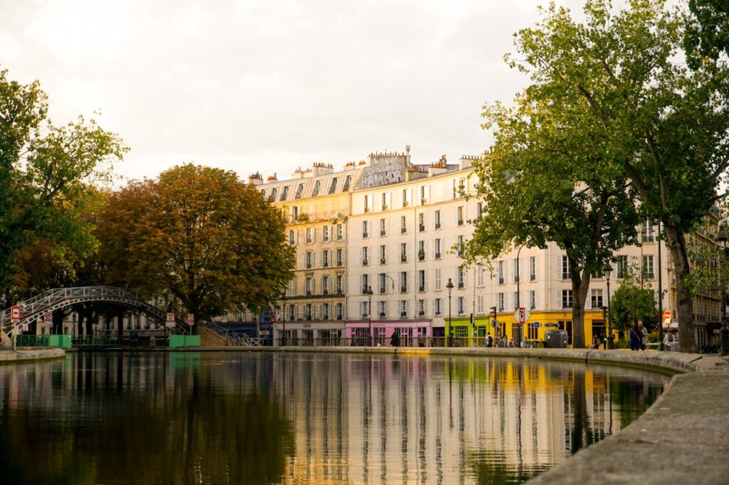 Canal Saint-Martin And République