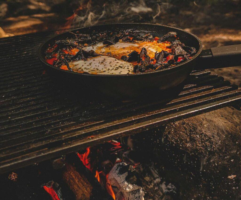 Breakfast on campfire
