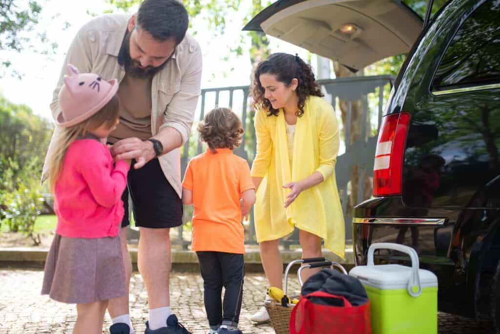 “Family packing car for off-peak trip