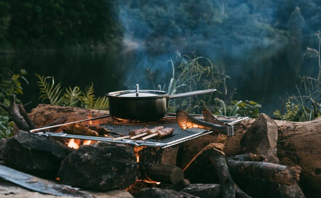 dinner on campfire