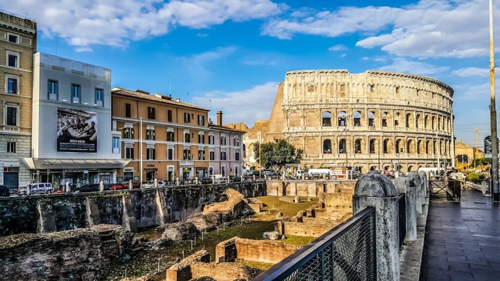 Colosseum Gladiator Photos and Fake Fast Tracks