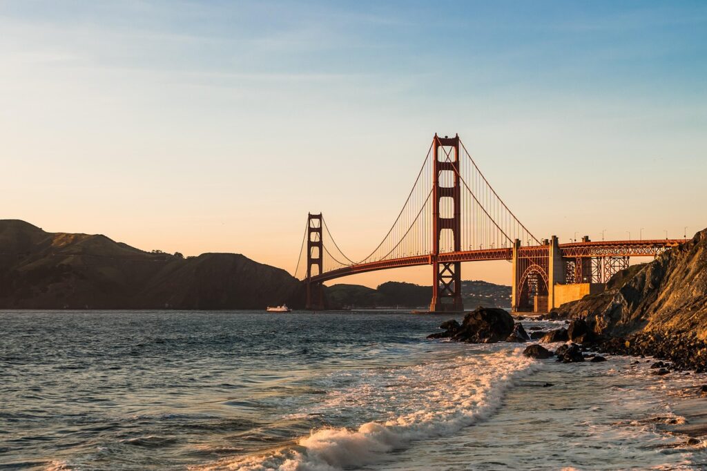 sunset view of the Golden Gate Bridge,