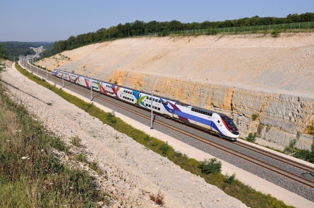 Trains That Make Wandering Easy