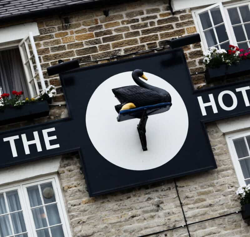 8 Historic Inns With Stories Stranger Than Fiction