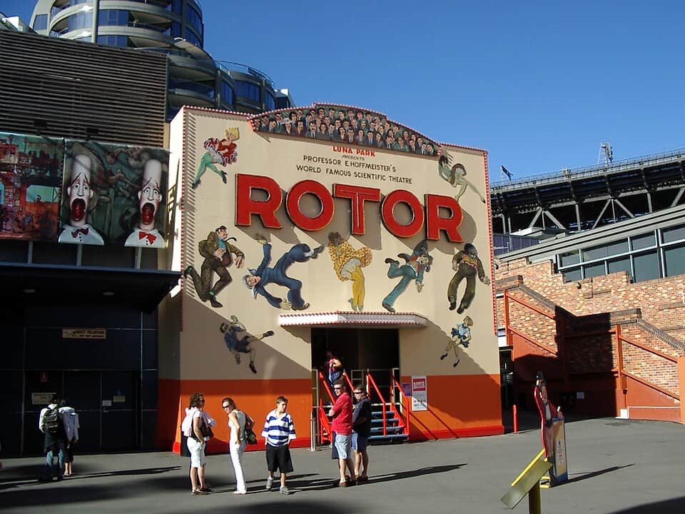 Rotor amusement ride centrifugal barrel