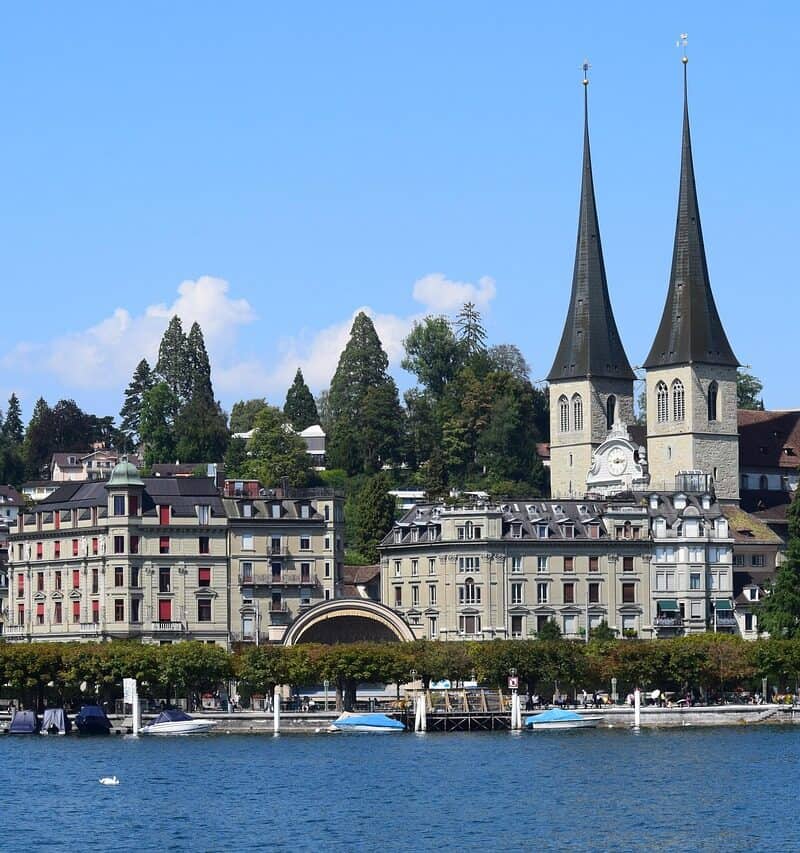 8 Destinations Where U.S. Foreign Policy Is Driving Tourism Decline