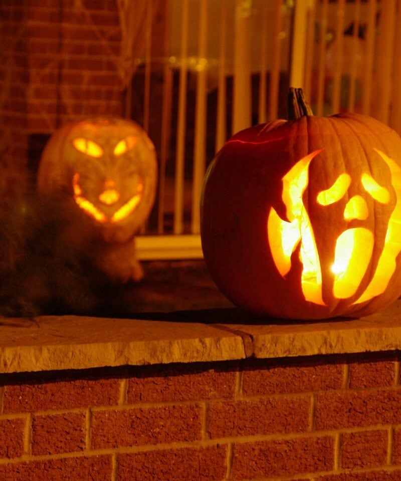 10 ‘80s Halloween Traditions Parents Gently Retire Today