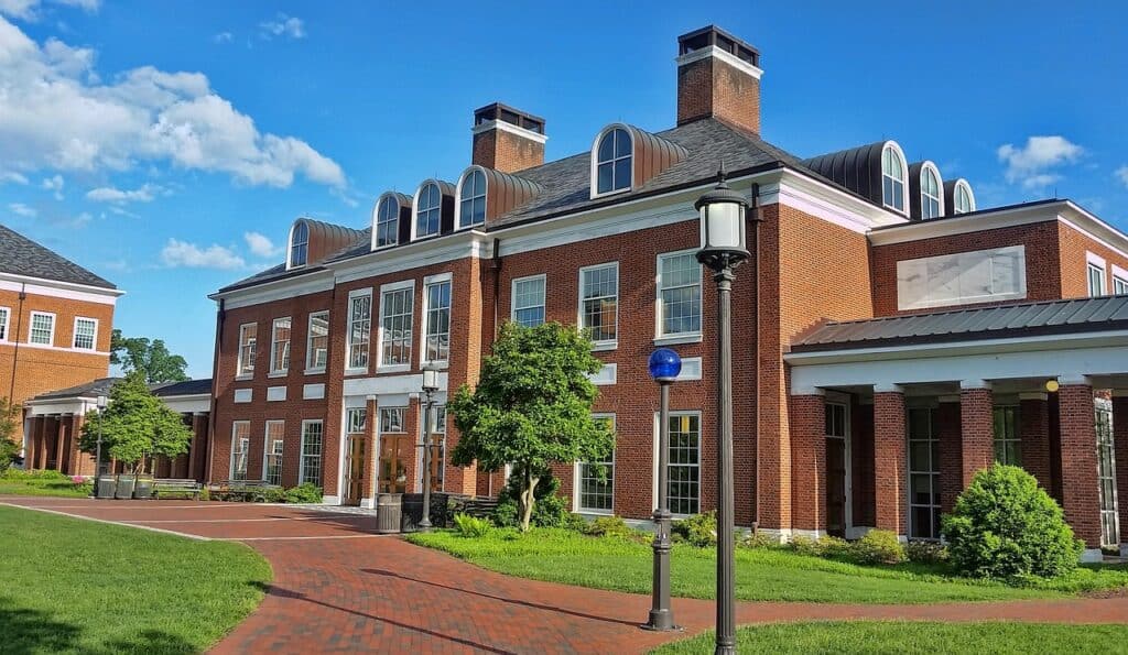 empty college campus walkway international students absent,