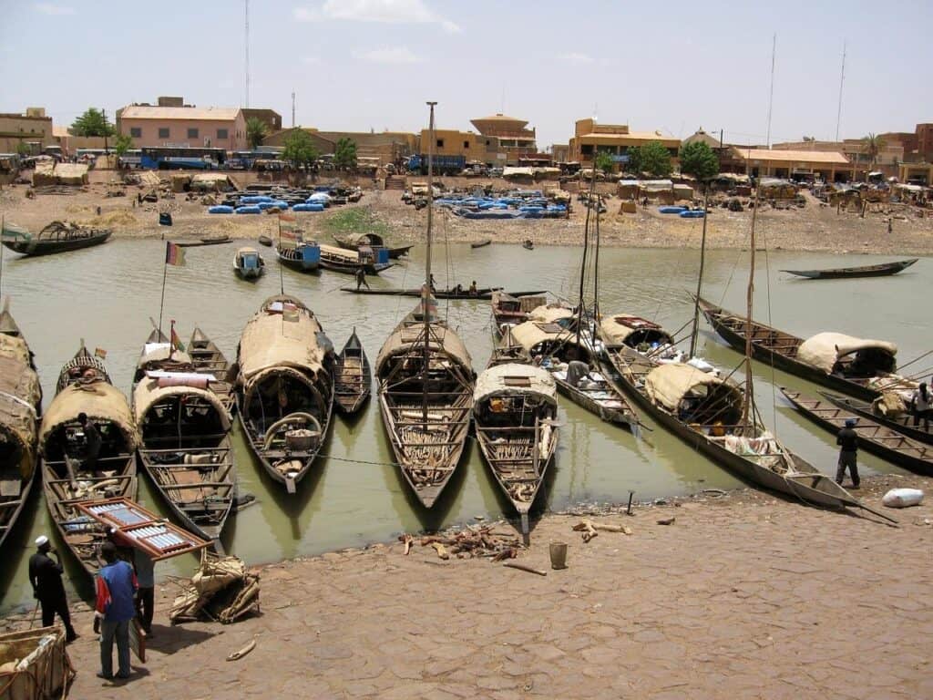 Mali, Boats, Good image.