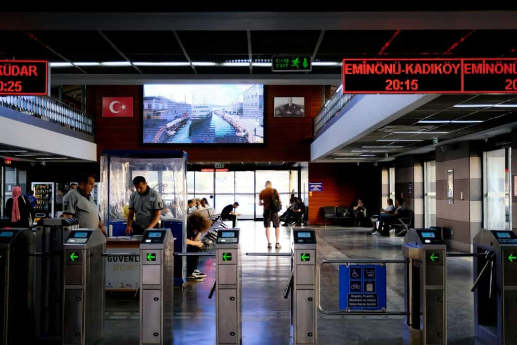 airport facial recognition boarding gate